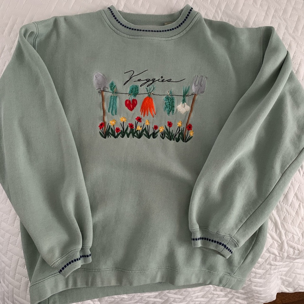 Veggies thrifted crewneck